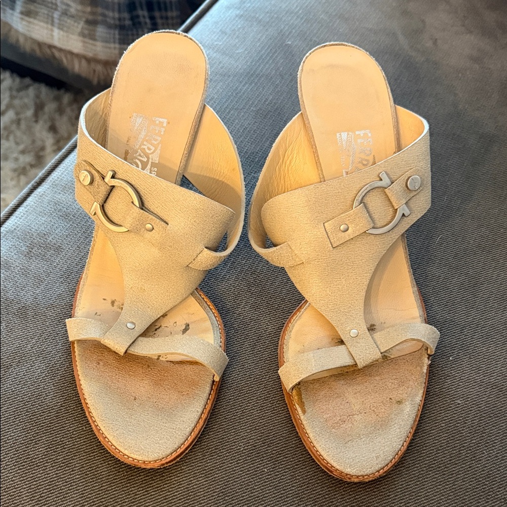 Salvatore Ferragamo Beige Leather Sandals
